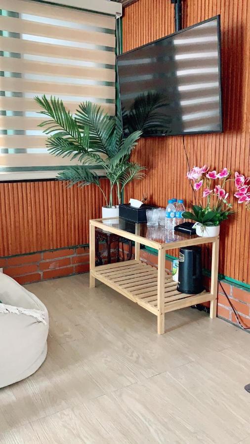 Old House Homestay Hanoi Bagian luar foto